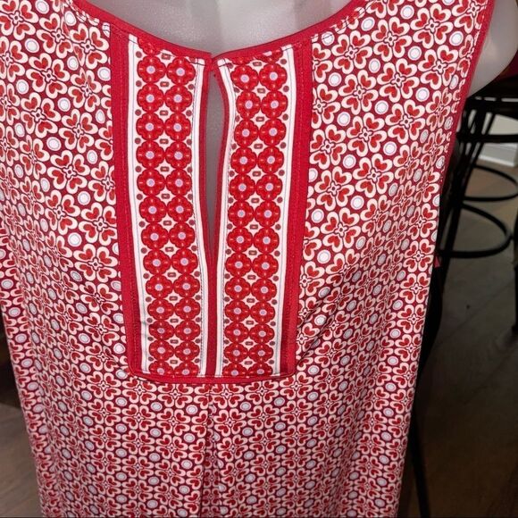 Max Studio Lightweight Sleeveless Dress - Picture 5 of 6